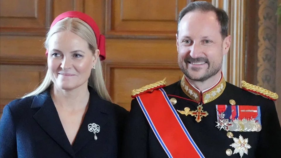 Norveç 35 yıllık dönemini sona erdirdi, yeni kral Haakon başladı