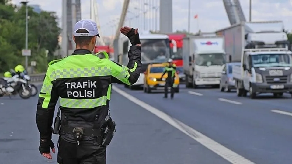 İstanbul Valiliği Duyurdu: Zafer Bayramı Nedeniyle 30 Ağustos'ta Trafiğe Kapatılacak Yollar
