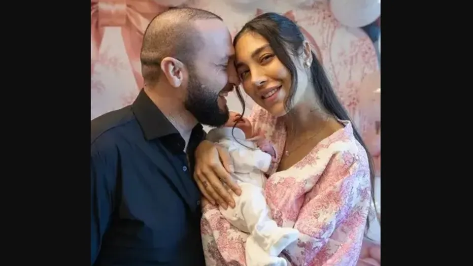Berkay ve Özlem Ada Şahin'in üçüncü çocukları Mihre'nin ilk paylaşımı