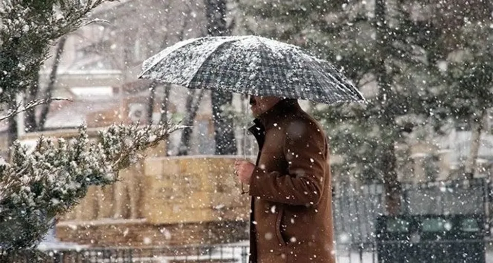 İstanbul Bu Tarihte Kar Yağışı ile Tanışacak: 2025'in İlk Kar Yağışı Ne Zaman?