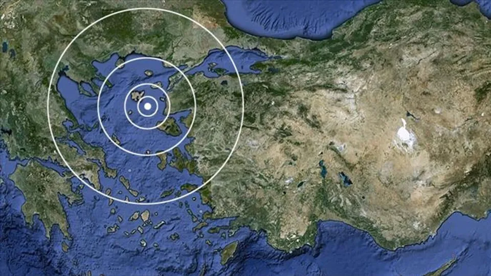 Uzman İsimden Korkutan Yorum: Ege'deki Depremler Volkanik Patlamanın Habercisi