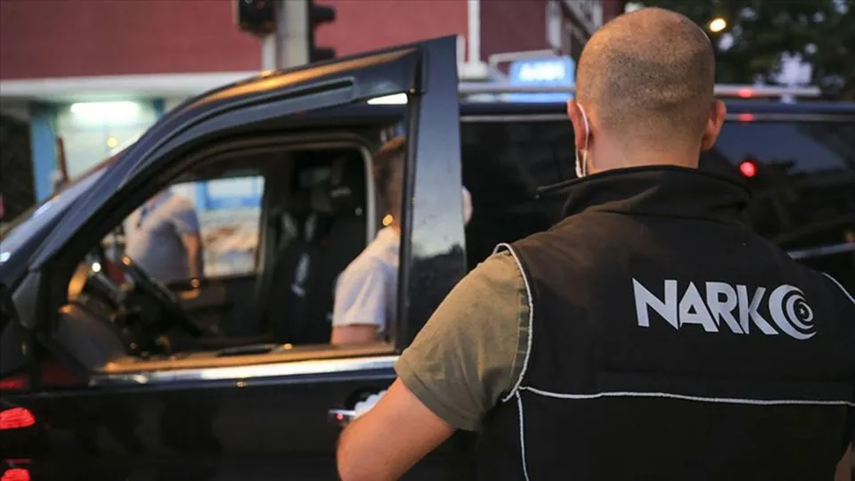Gözaltına Alınan Ünlüler Adli Tıp'a Sevk Edildi