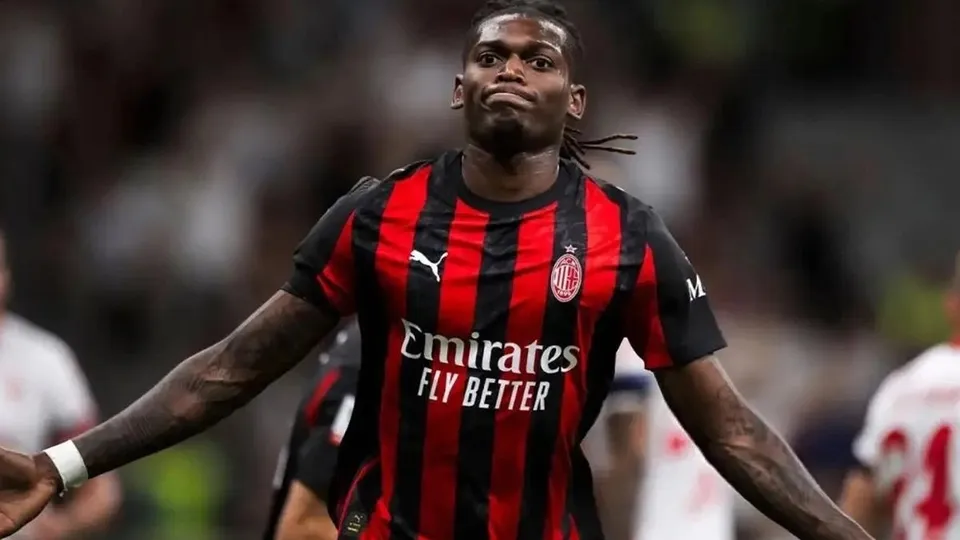 Galatasaray ile Fenerbahçe Arasında Rafael Leao Savaşları: Milyonluk Teklifler Gündemde!