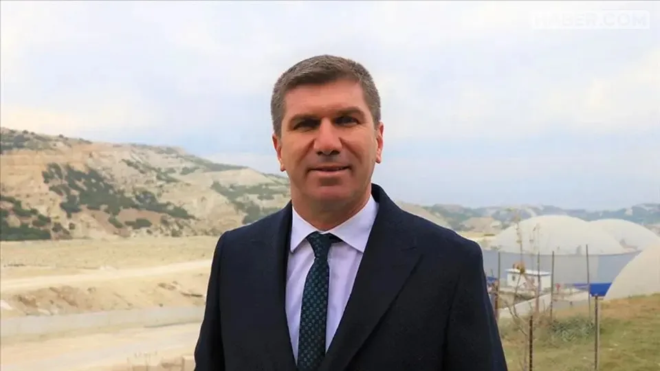 Burdur Belediye Başkanı Ercengiz, CHP'den İstifa Ederek YENİ Parti'ye Katıldı
