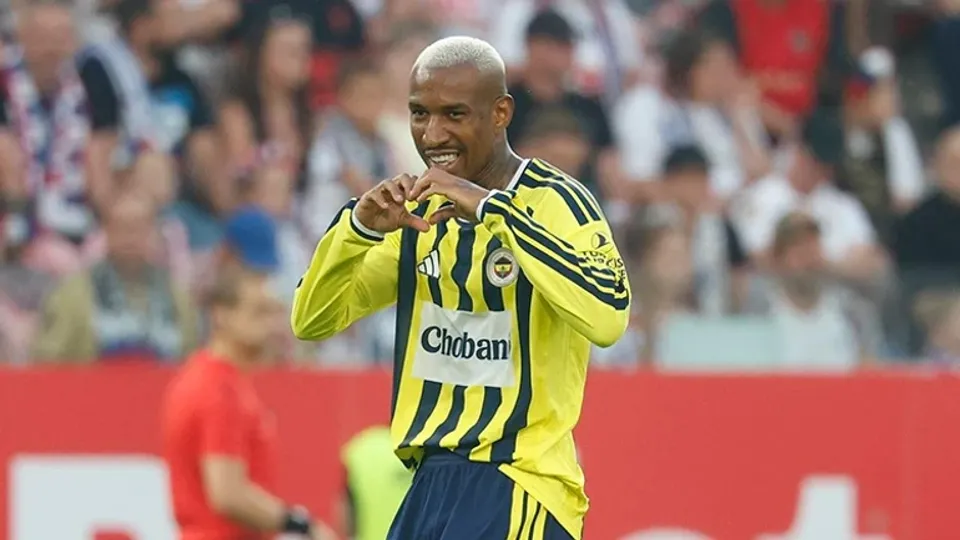 Fenerbahçede beklenmedik ayrılık Maç kadrosuna alınmadı