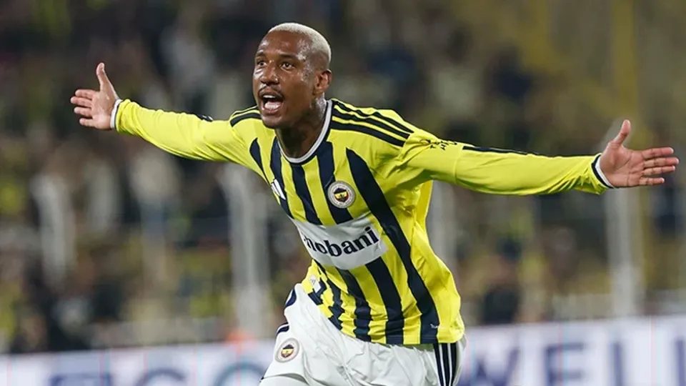 Fenerbahçede beklenmedik ayrılık Maç kadrosuna alınmadı