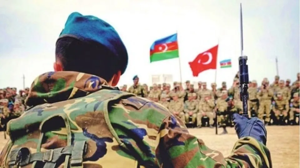 AZERBAYCAN’DA ‘TEK MİLLET İKİ ORDU’