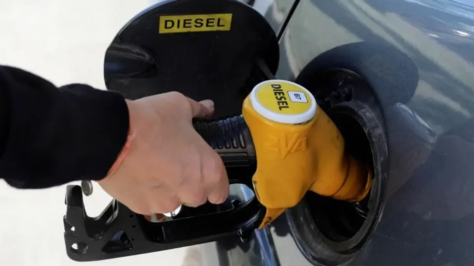 Dizel fiyatları yüzde 70 fırladı, Avrupa o ülkenin kapısına dayandı! 7 yıl sonra ilk - Resim: 3