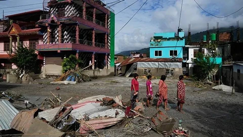 Nepalde 3. gün Baraj patladı: Halka yükseklere kaçın uyarısı