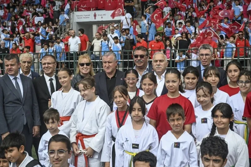 "HER ŞEY ÇOCUKLARIMIZ VE GENÇLERİMİZ İÇİN"