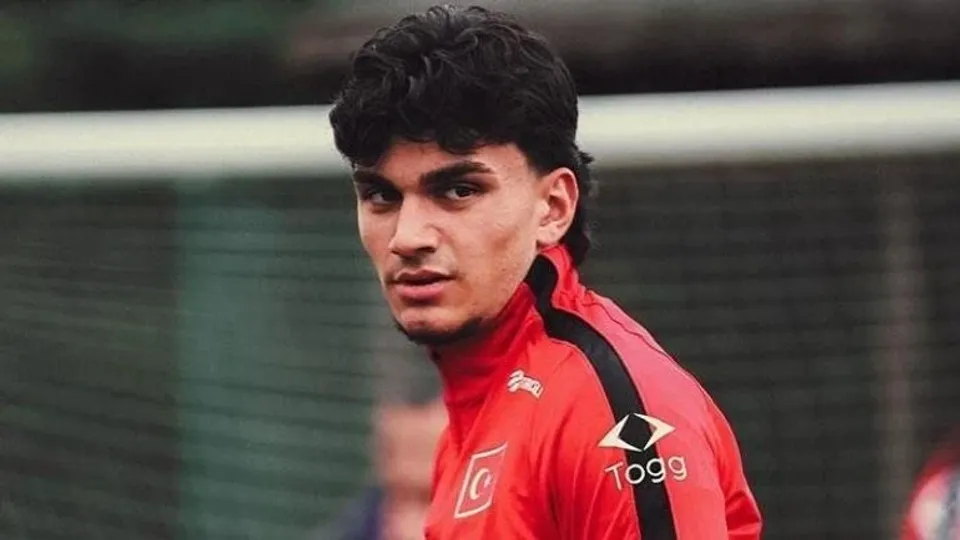 Fenerbahçe görüşmelere başladı Galatasaraya çalım, rekor transfer