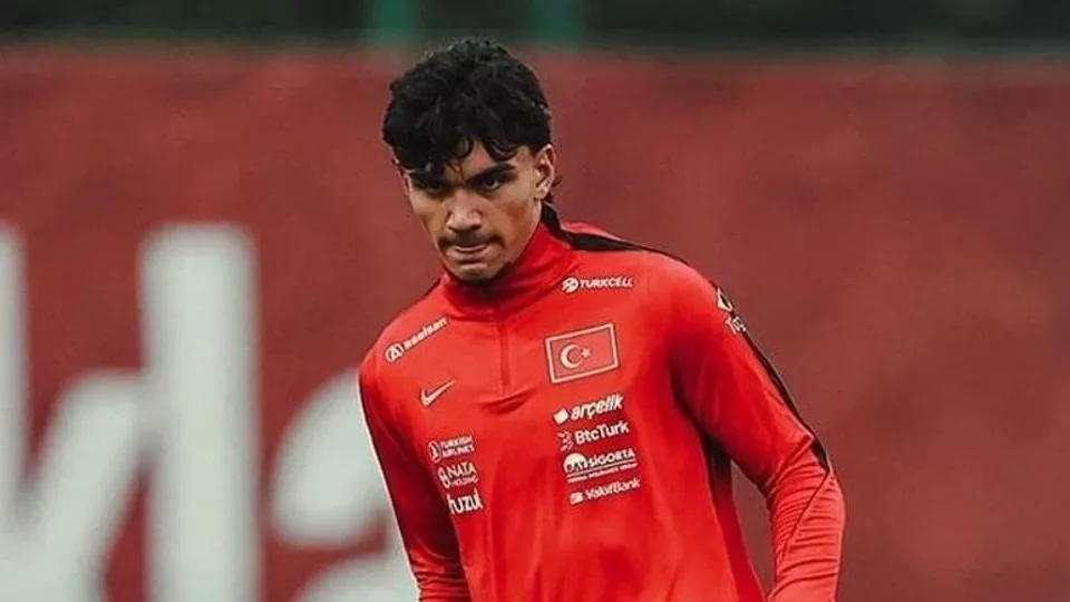 Fenerbahçe görüşmelere başladı Galatasaraya çalım, rekor transfer